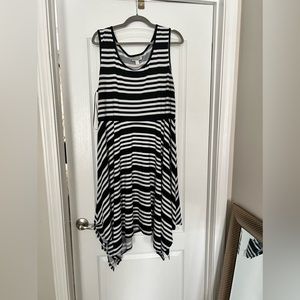 Black and white sleeveless dress